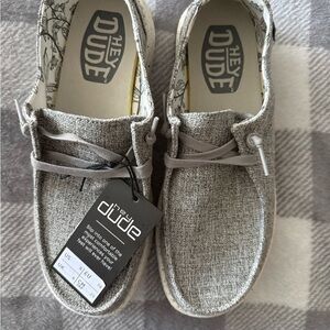 NWT Hey Dude Wendy Linen Lightweight Slip-On Shoes